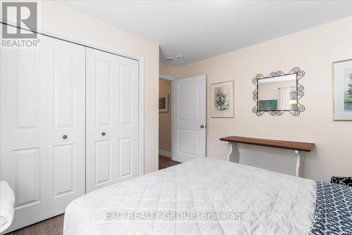 Photo 15 of 20 Gladstone Street W, Madoc ON