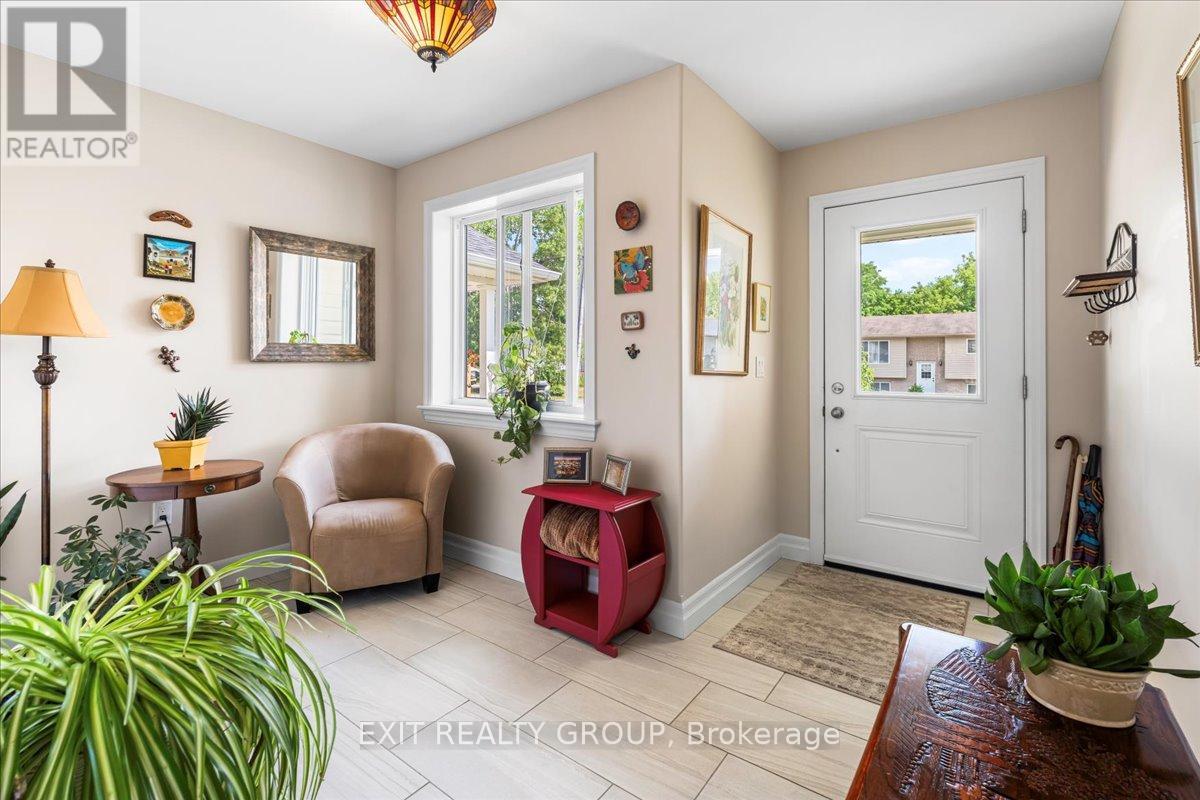 Photo 26 of 20 Gladstone Street W, Madoc ON