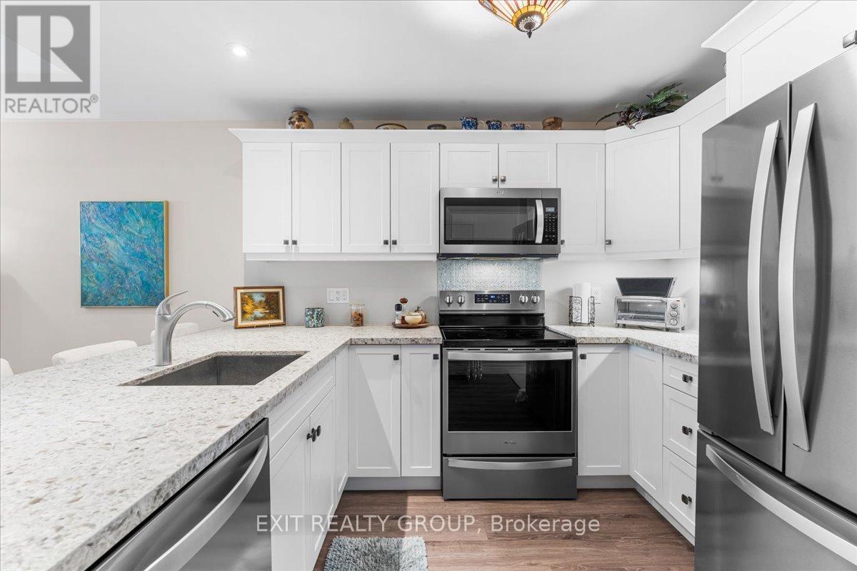 Photo 17 of 20 Gladstone Street W, Madoc ON