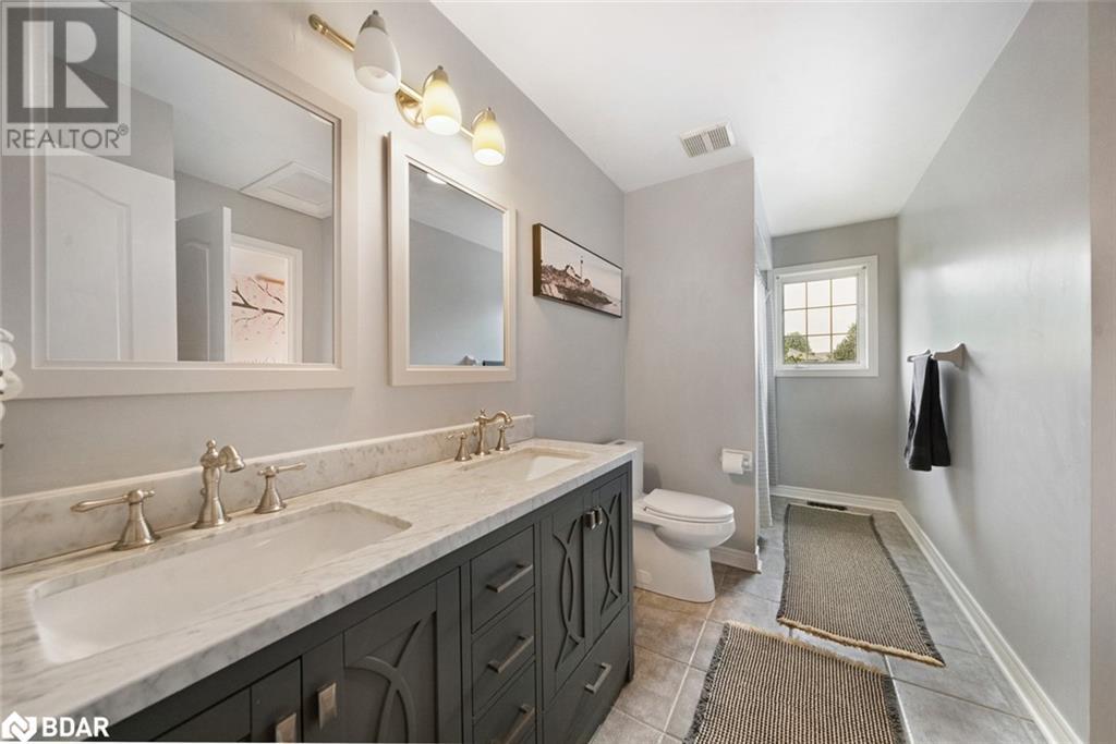 Photo 34 of 11 Mckenzie Crescent, Barrie ON