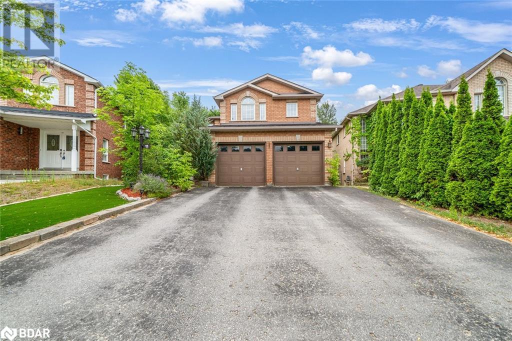 Photo 7 of 11 Mckenzie Crescent, Barrie ON