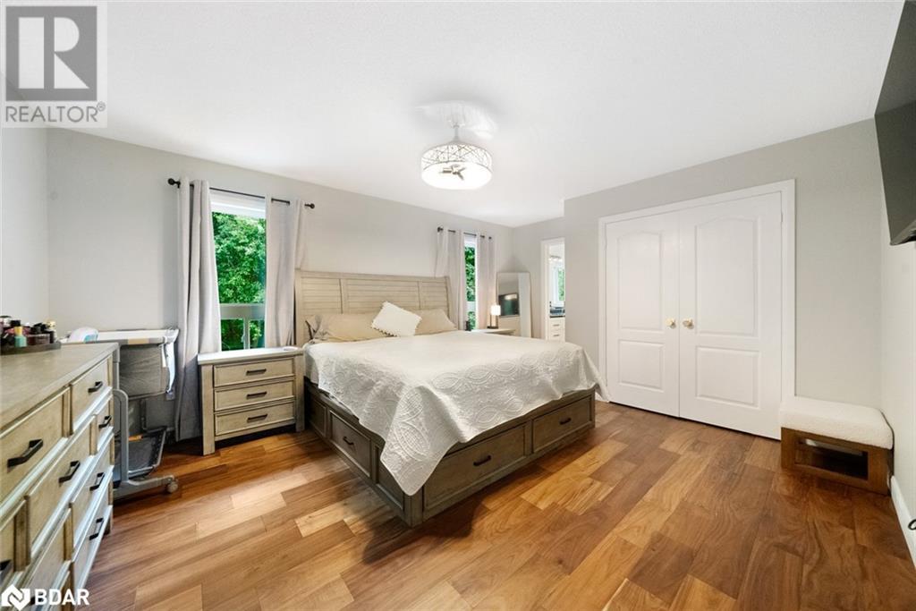 Photo 37 of 11 Mckenzie Crescent, Barrie ON
