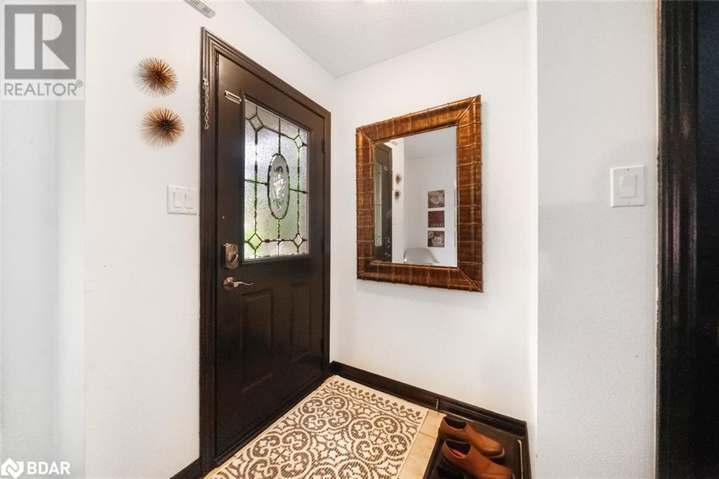 Photo 31 of 11 Mckenzie Crescent, Barrie ON