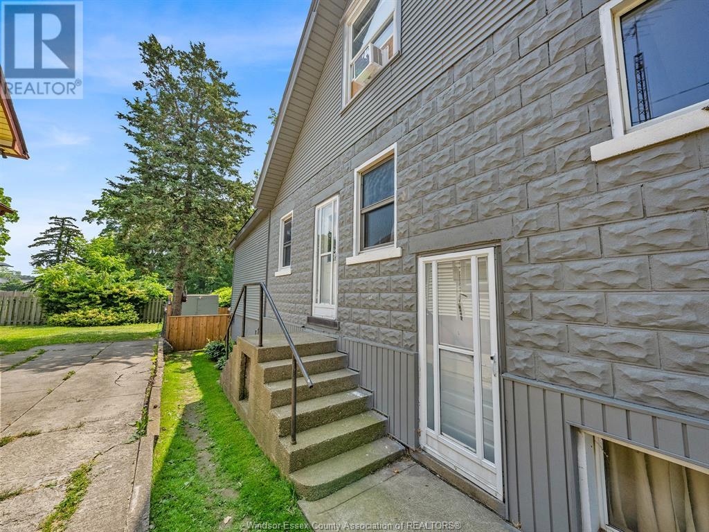 Photo 10 of 54 Princess Street, Leamington ON