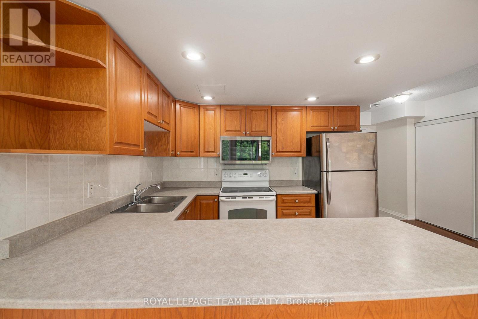 Photo 10 of 507 320 Centrum Boulevard, Ottawa ON