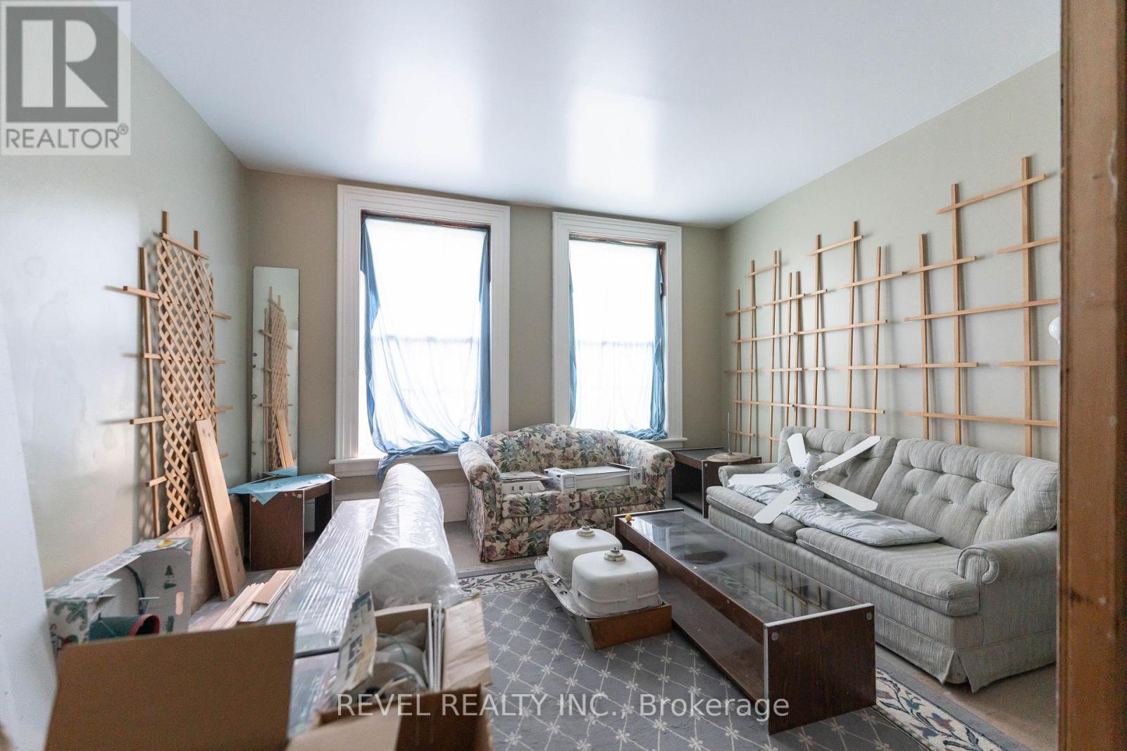 Photo 3 of 168 Macnab Street N, Hamilton ON