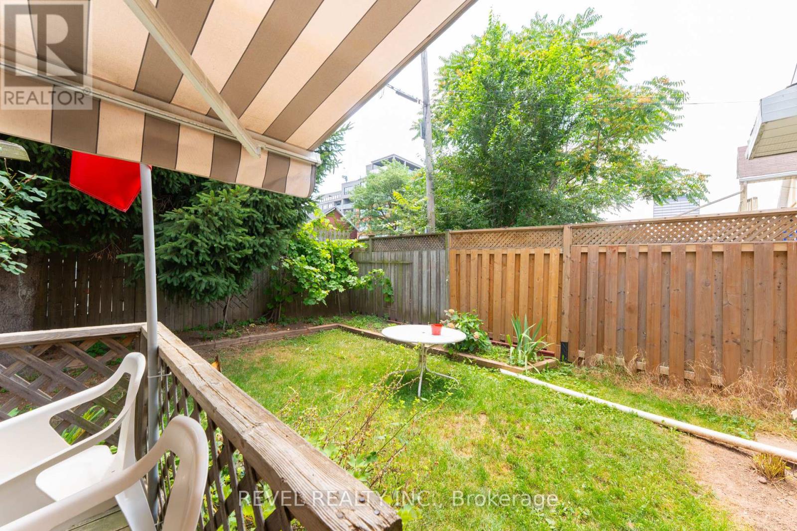 Photo 17 of 168 Macnab Street N, Hamilton ON