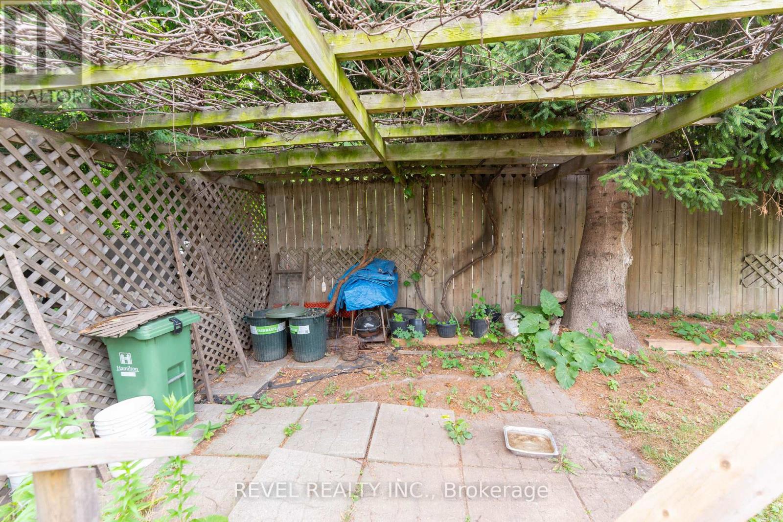 Photo 14 of 168 Macnab Street N, Hamilton ON