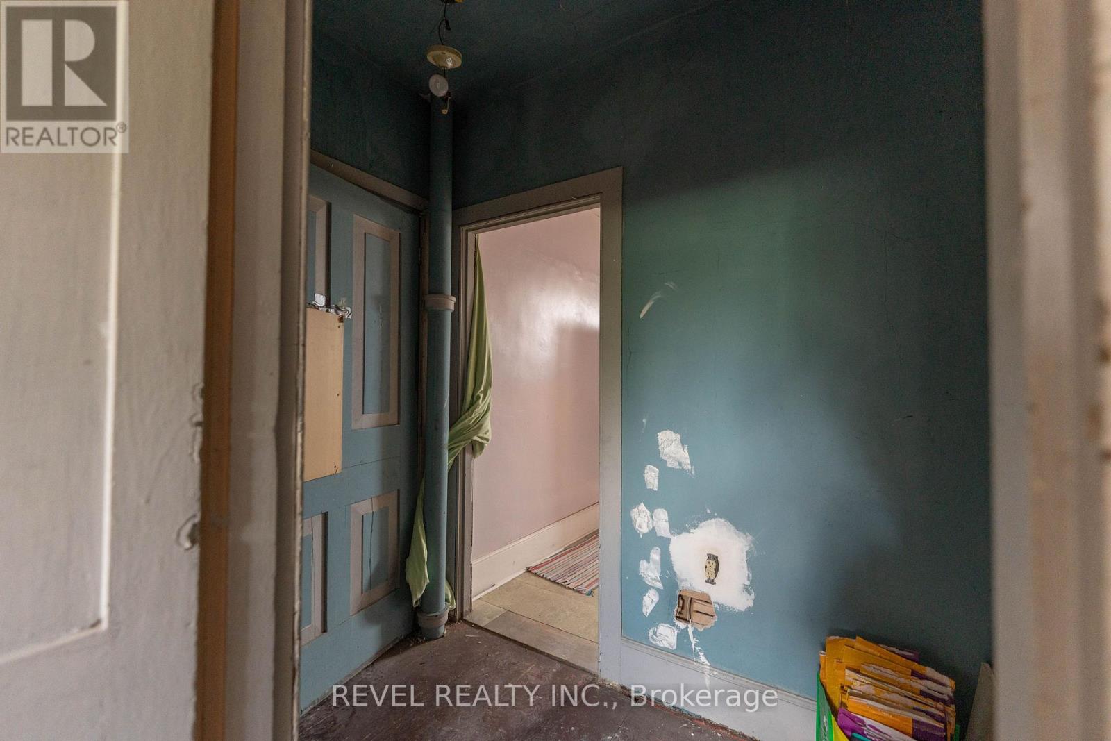 Photo 32 of 168 Macnab Street N, Hamilton ON