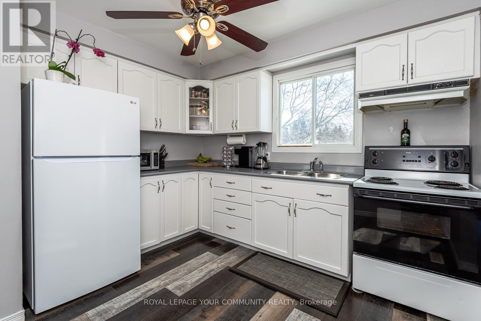 Photo 15 of 347 Lakeland Crescent, Brock ON