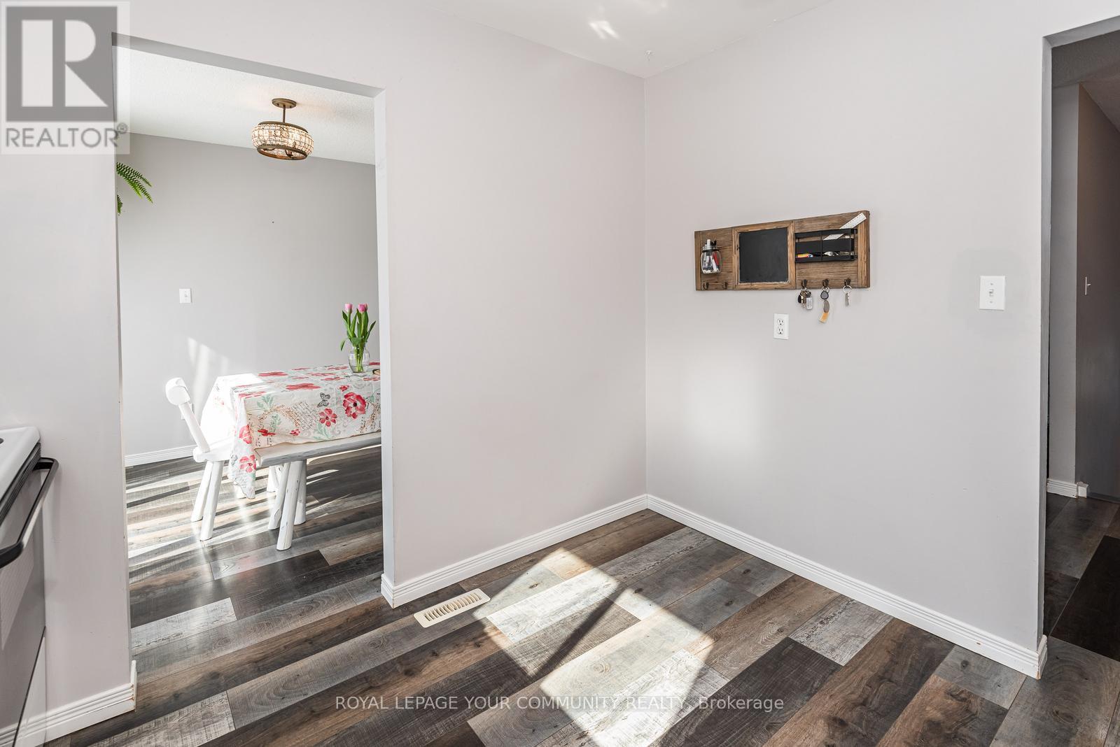 Photo 6 of 347 Lakeland Crescent, Brock ON