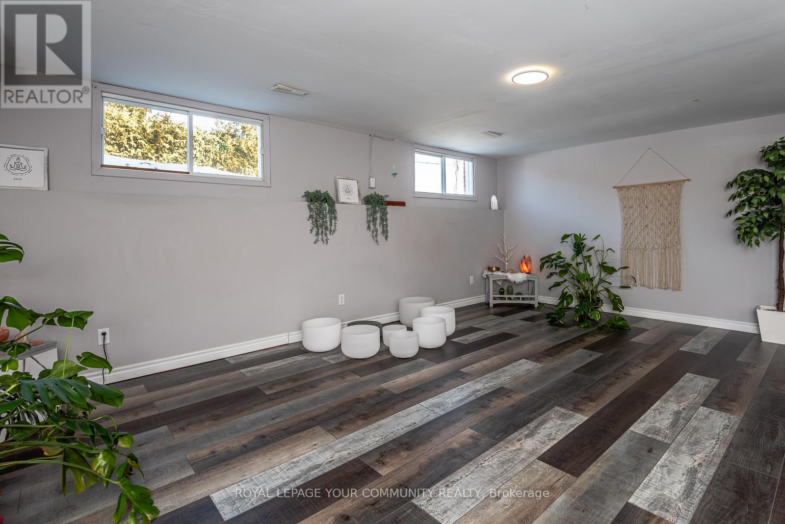 Photo 3 of 347 Lakeland Crescent, Brock ON