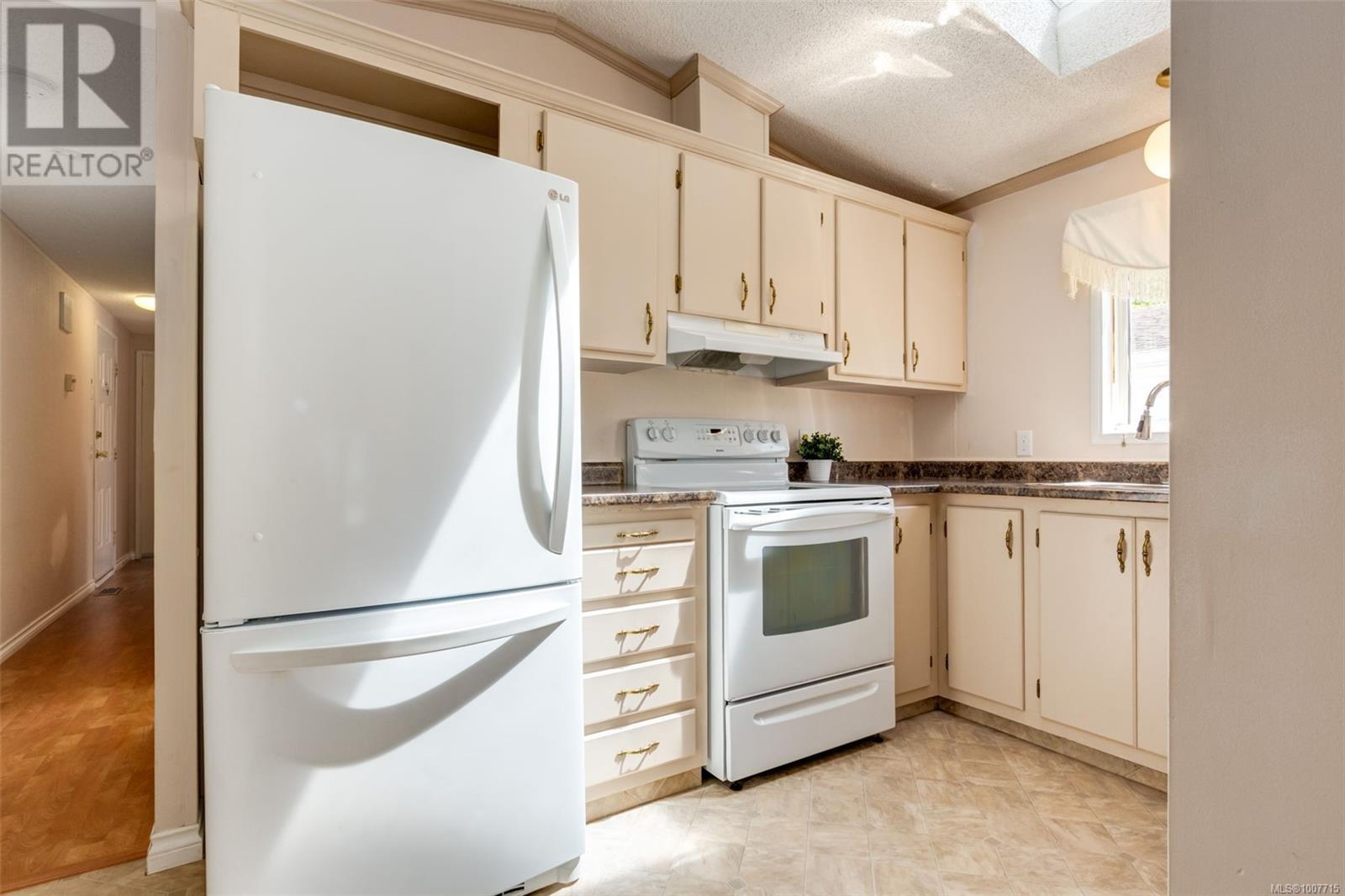 Photo 13 of 41 1840 Valley Oak Dr, Nanaimo BC