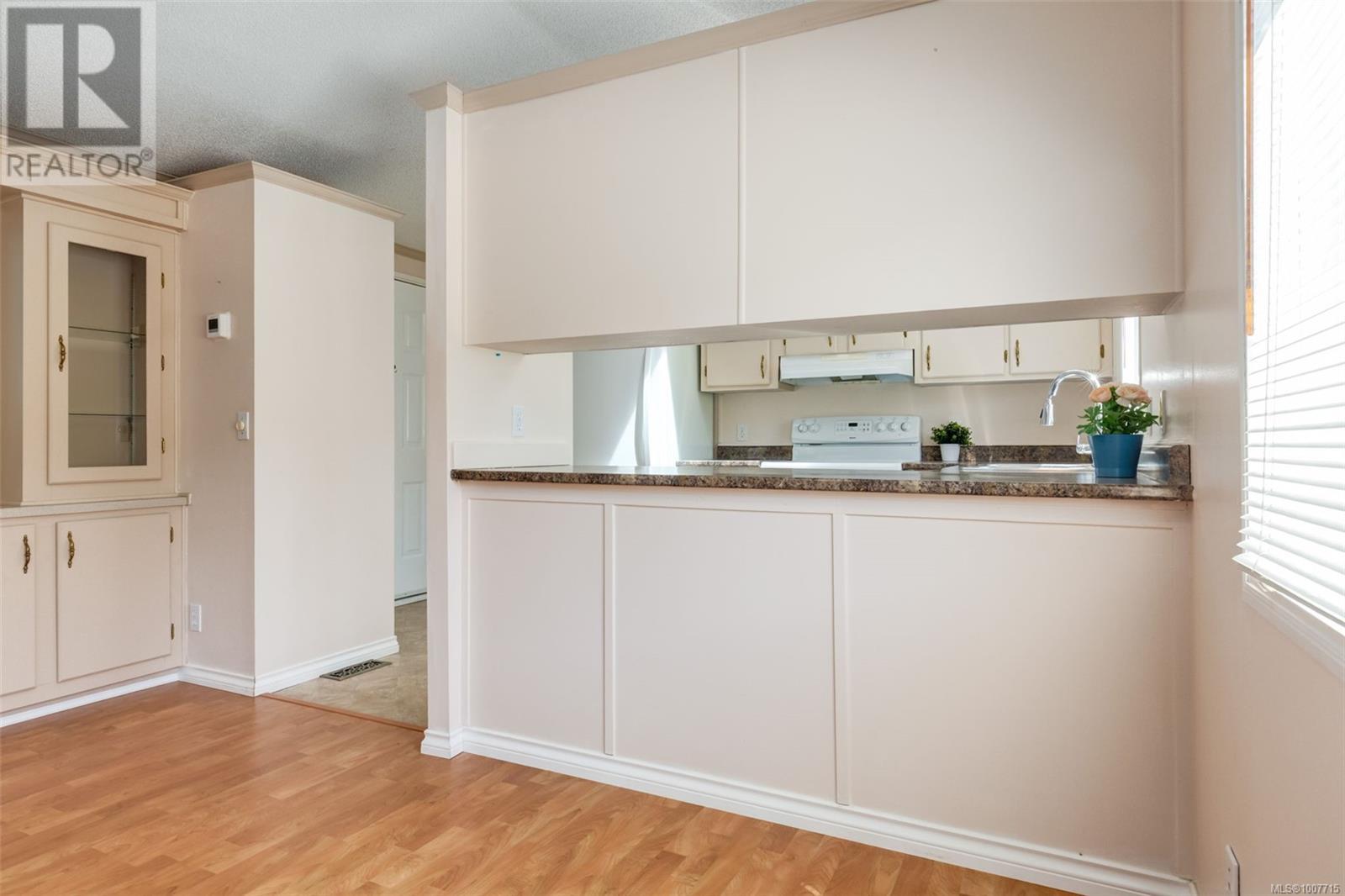 Photo 15 of 41 1840 Valley Oak Dr, Nanaimo BC