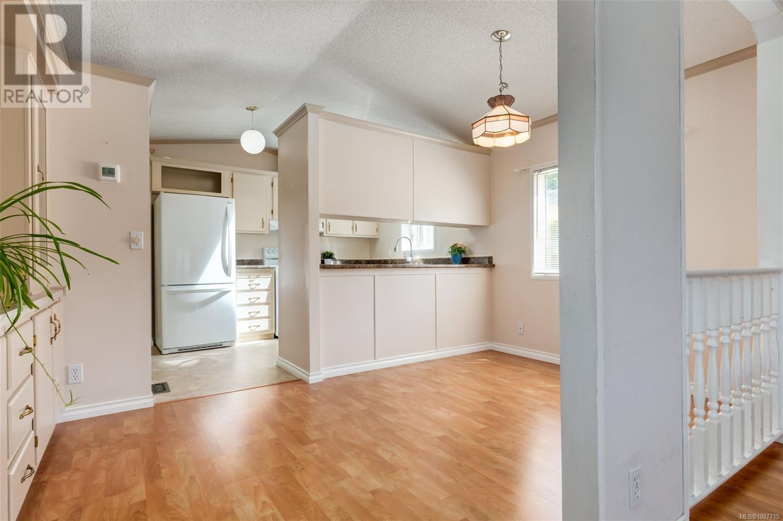 Photo 19 of 41 1840 Valley Oak Dr, Nanaimo BC