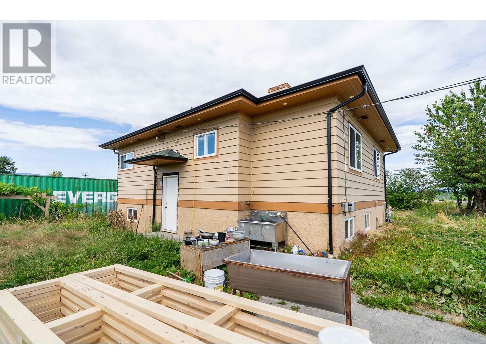 Photo 3 of 17915 Ford Detour Road, Pitt Meadows BC