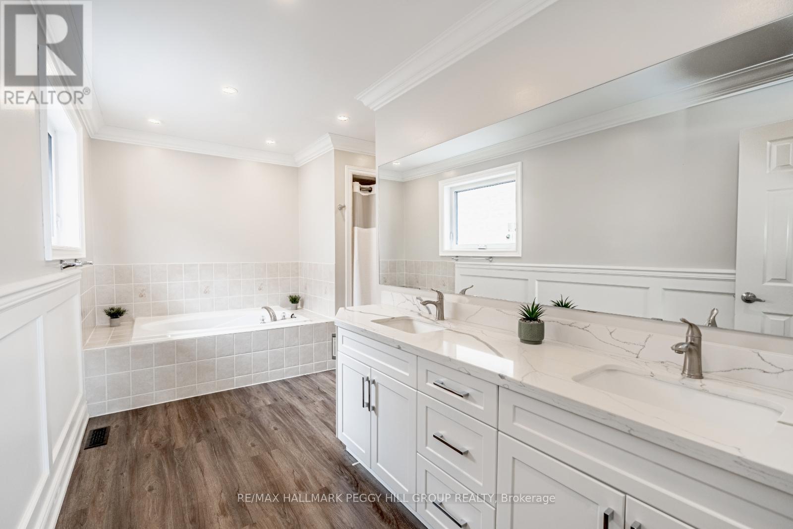 Photo 3 of 99 Mcintyre Drive, Barrie ON