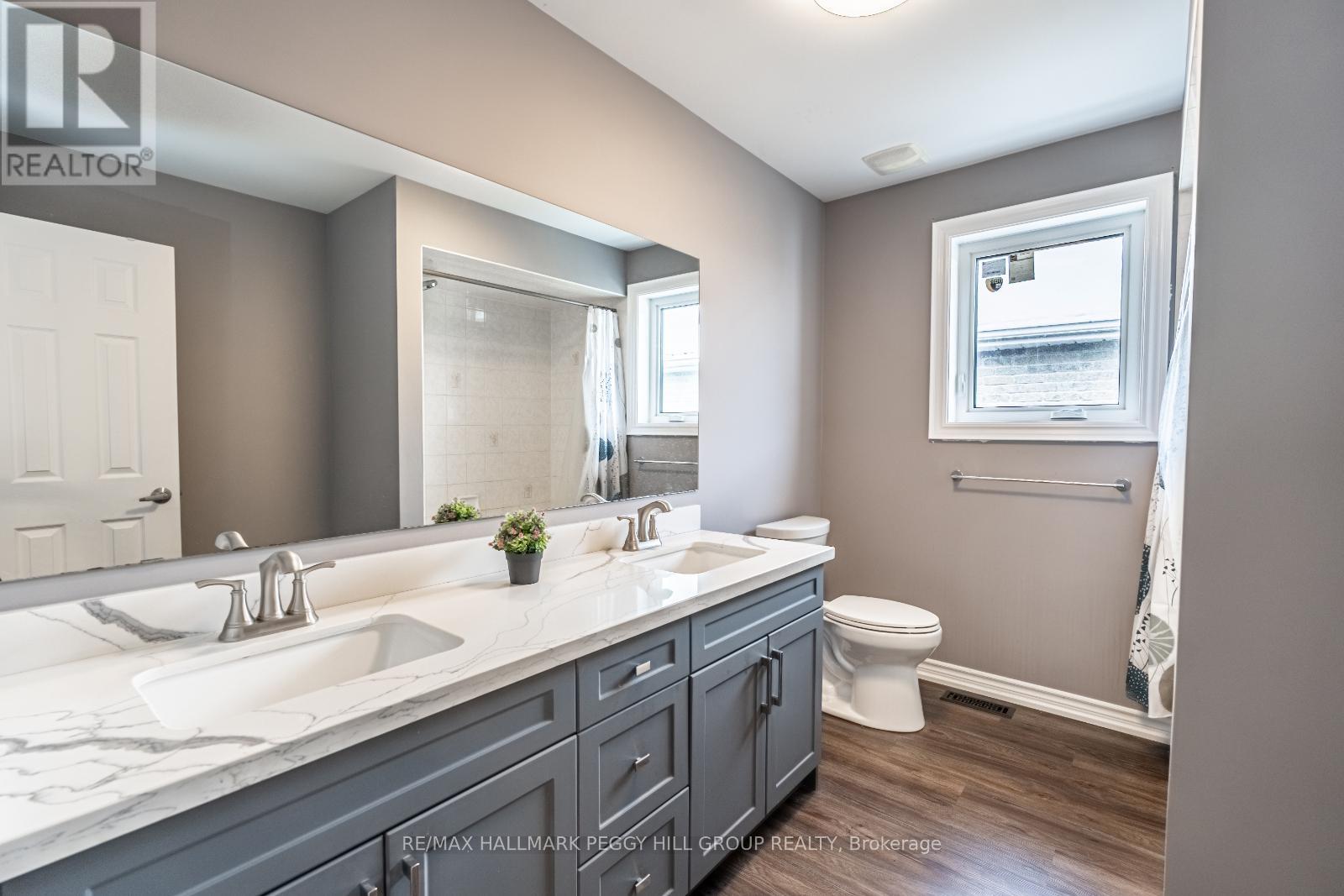 Photo 24 of 99 Mcintyre Drive, Barrie ON