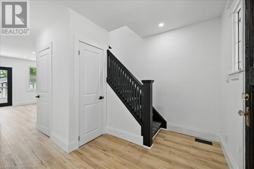 Photo 7 of 189 Edgemont Street S Unit Main, Hamilton ON