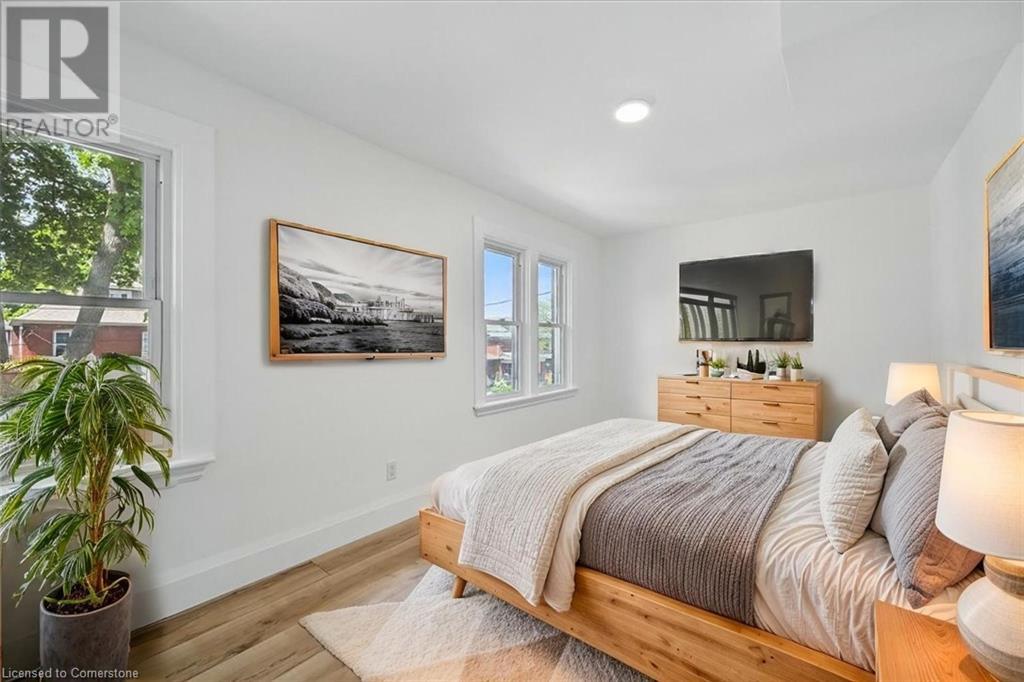 Photo 8 of 189 Edgemont Street S Unit Main, Hamilton ON