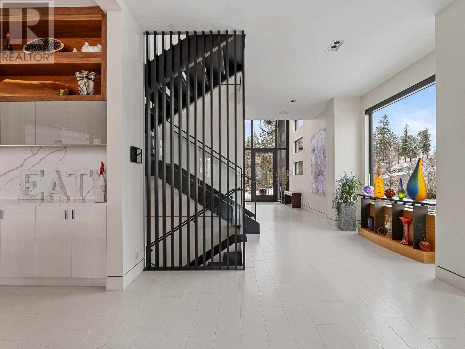  722 Highpointe Place, Kelowna