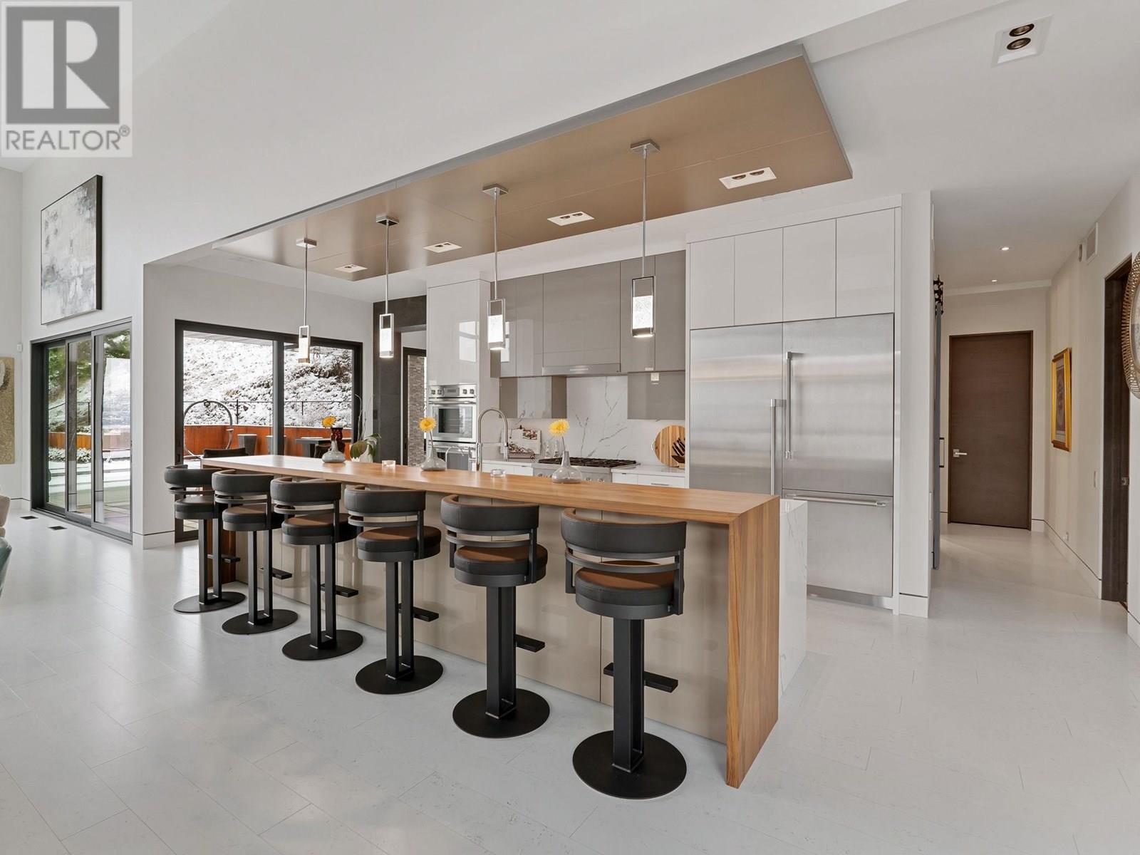  722 Highpointe Place, Kelowna