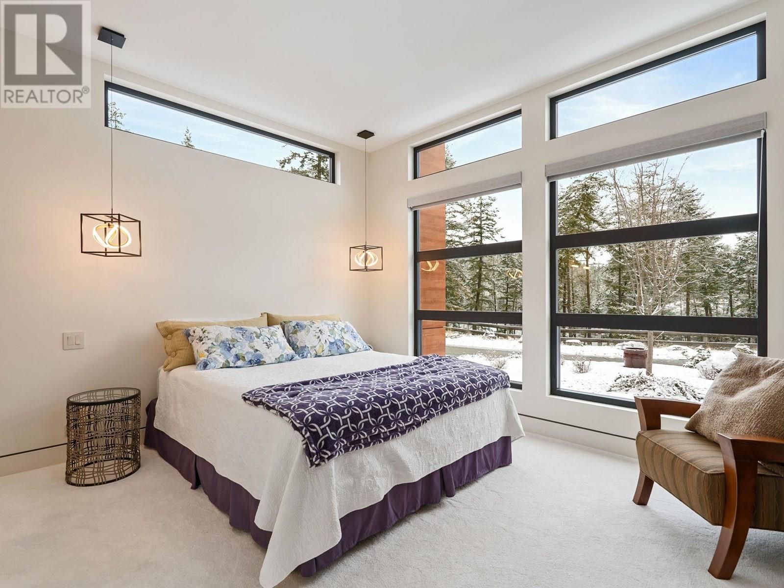  722 Highpointe Place, Kelowna