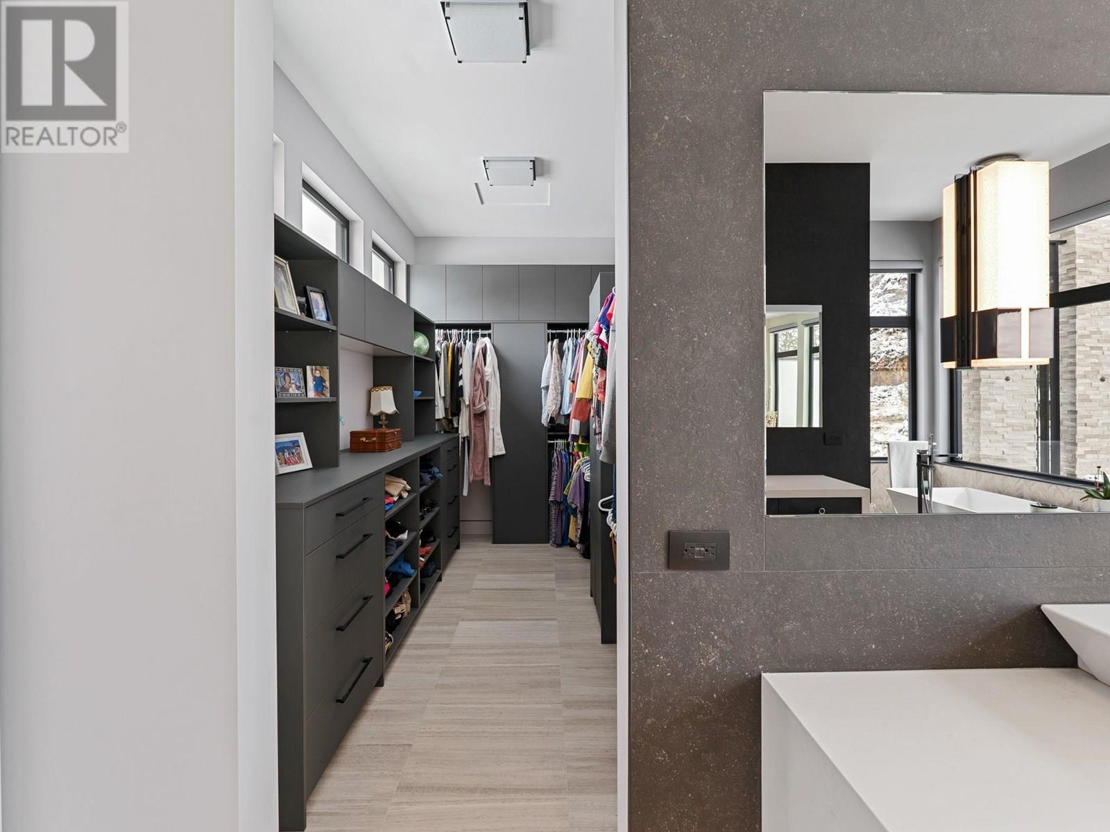  722 Highpointe Place, Kelowna