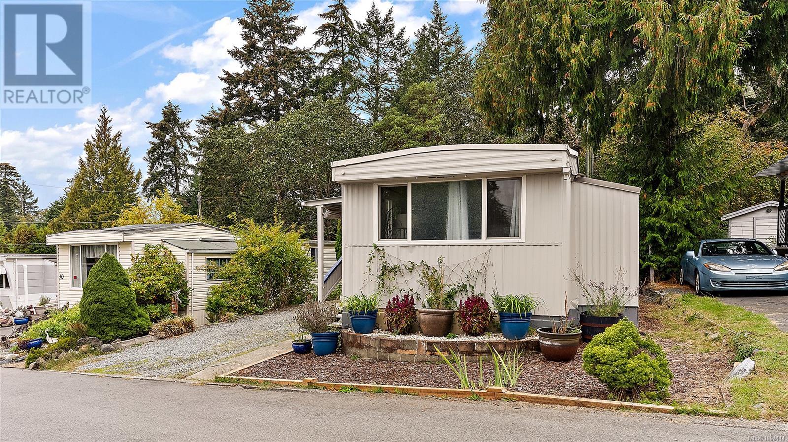 Photo 17 of 11 2587 Selwyn Rd, Langford BC