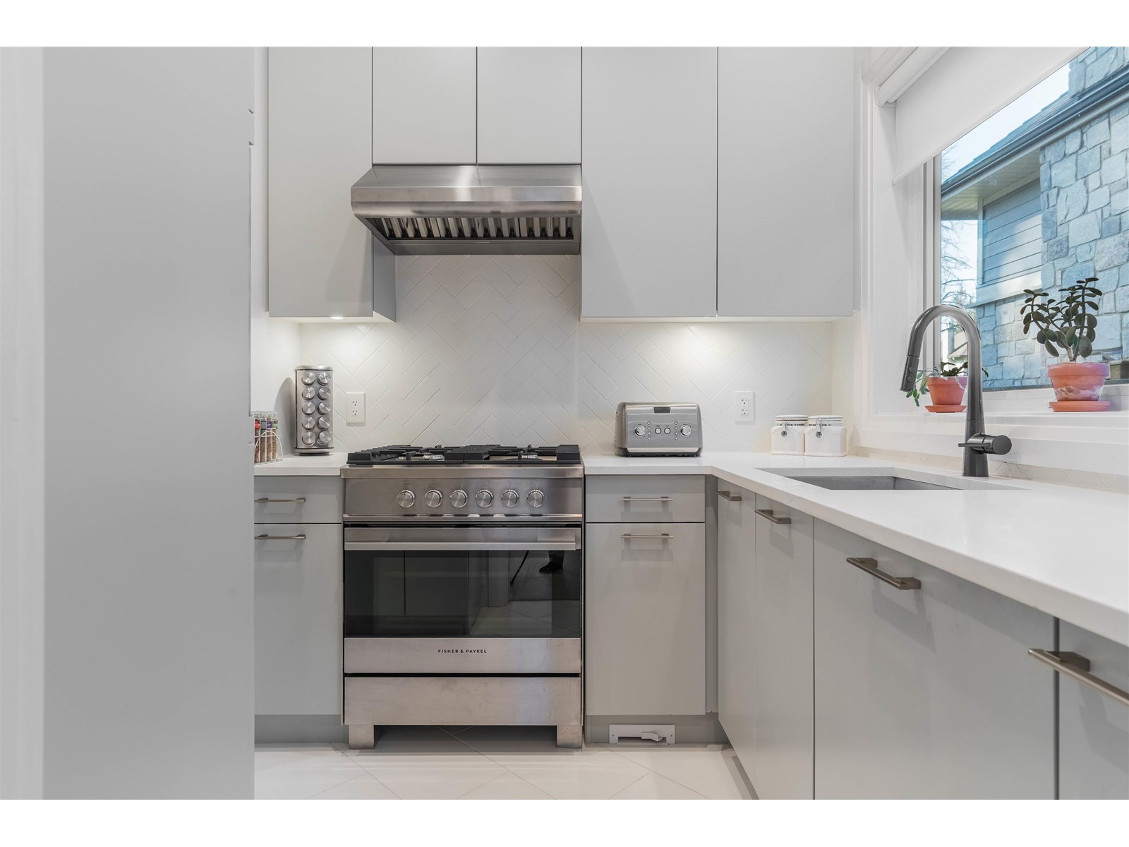 1912 LARONDE DRIVE, Surrey