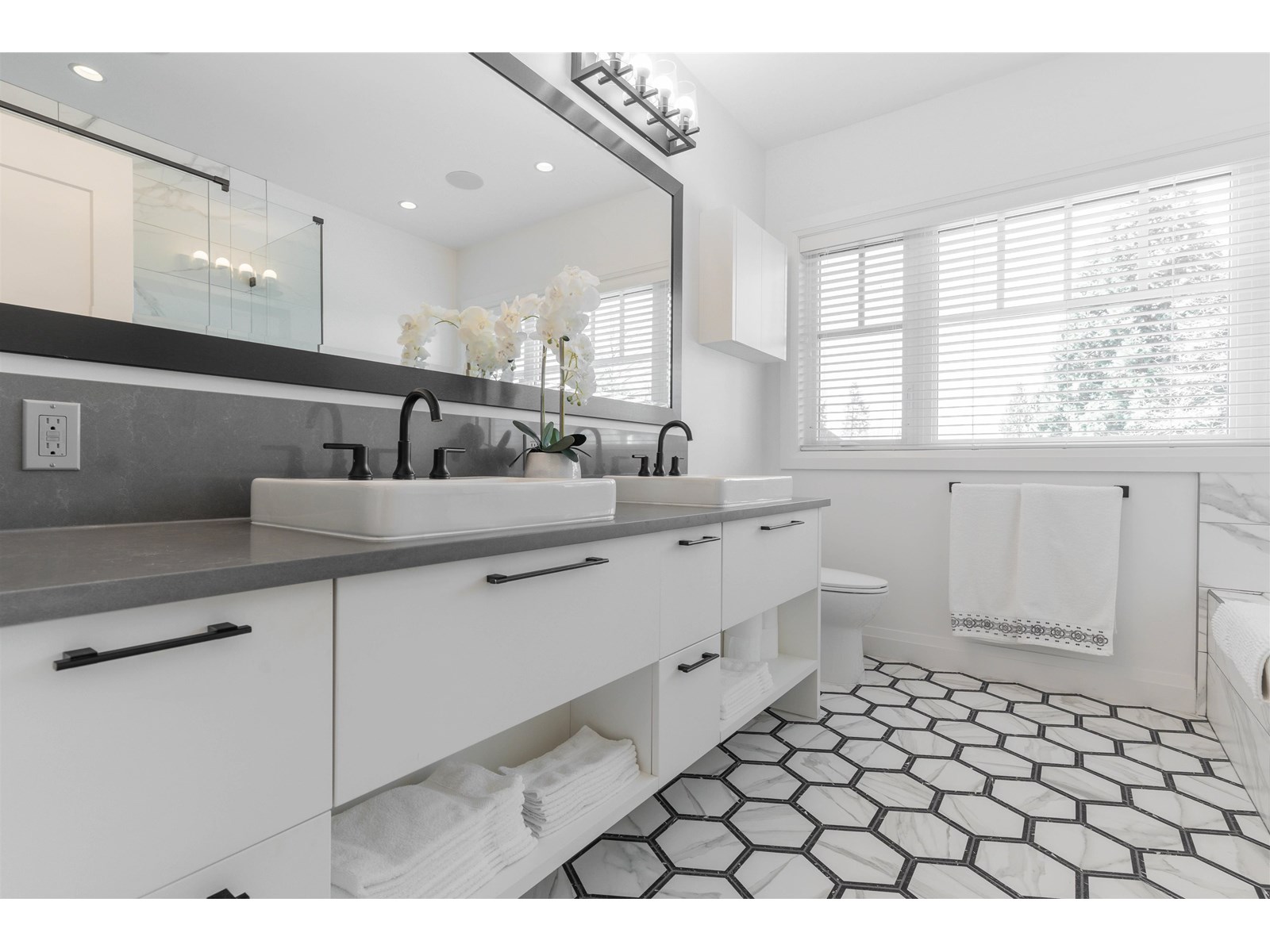 1912 LARONDE DRIVE, Surrey