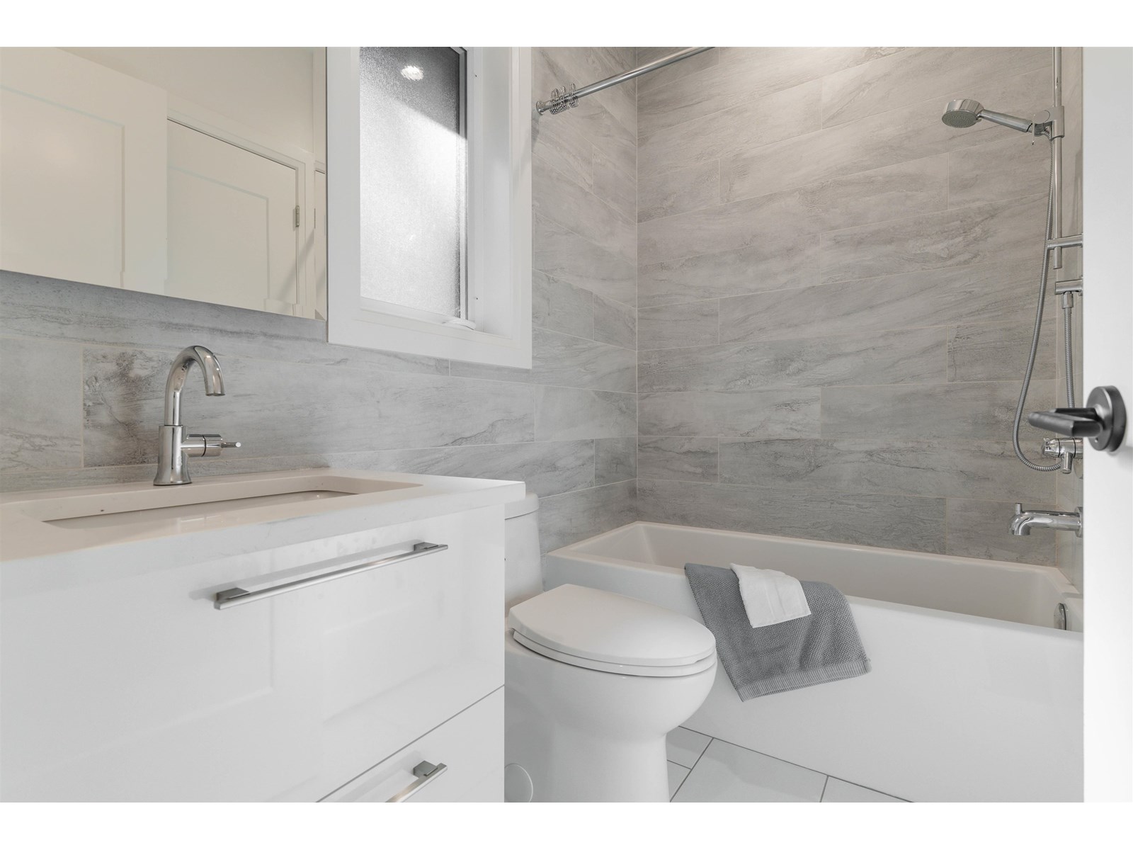 1912 LARONDE DRIVE, Surrey