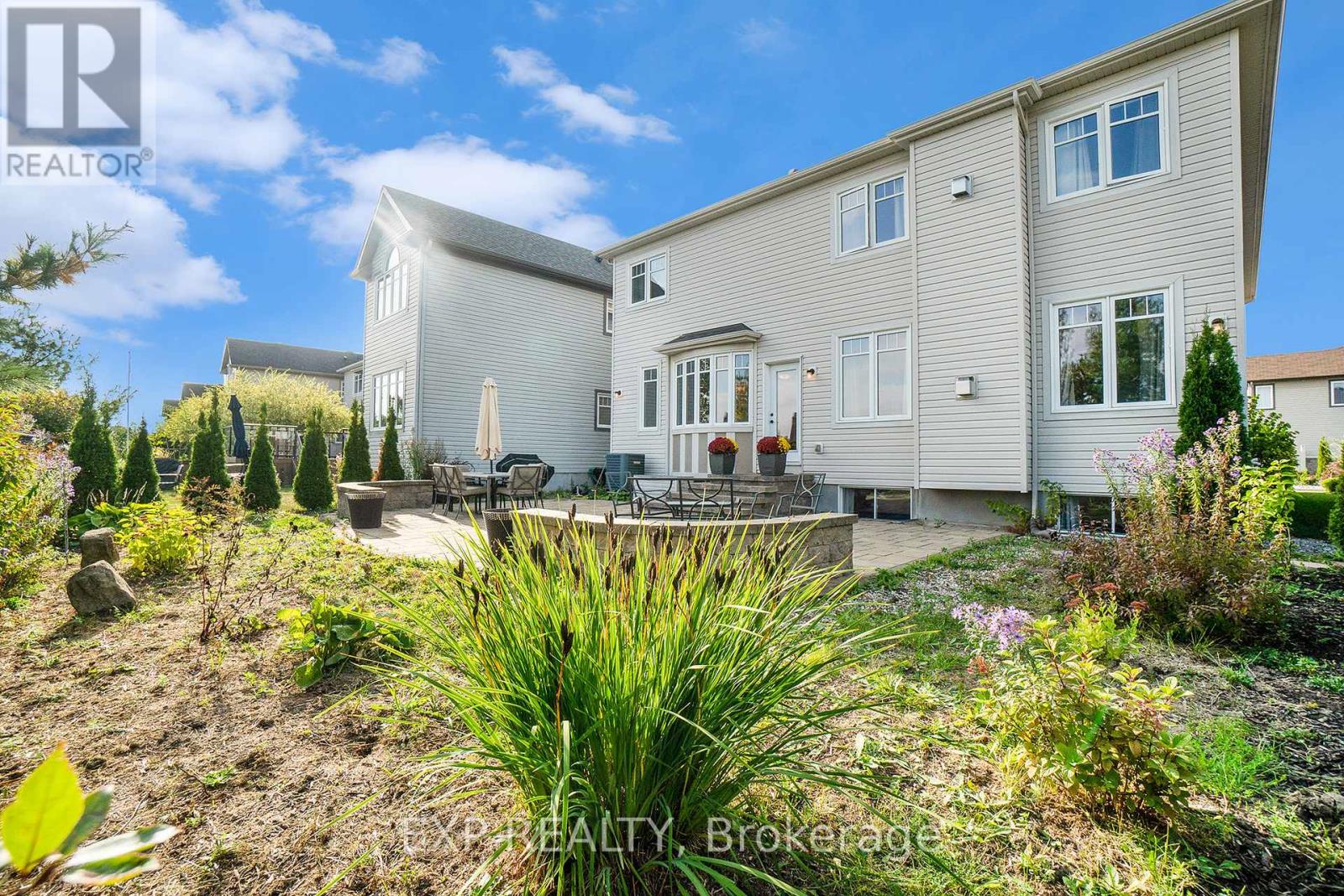 Photo 5 of 418 Cavesson Street, Ottawa ON