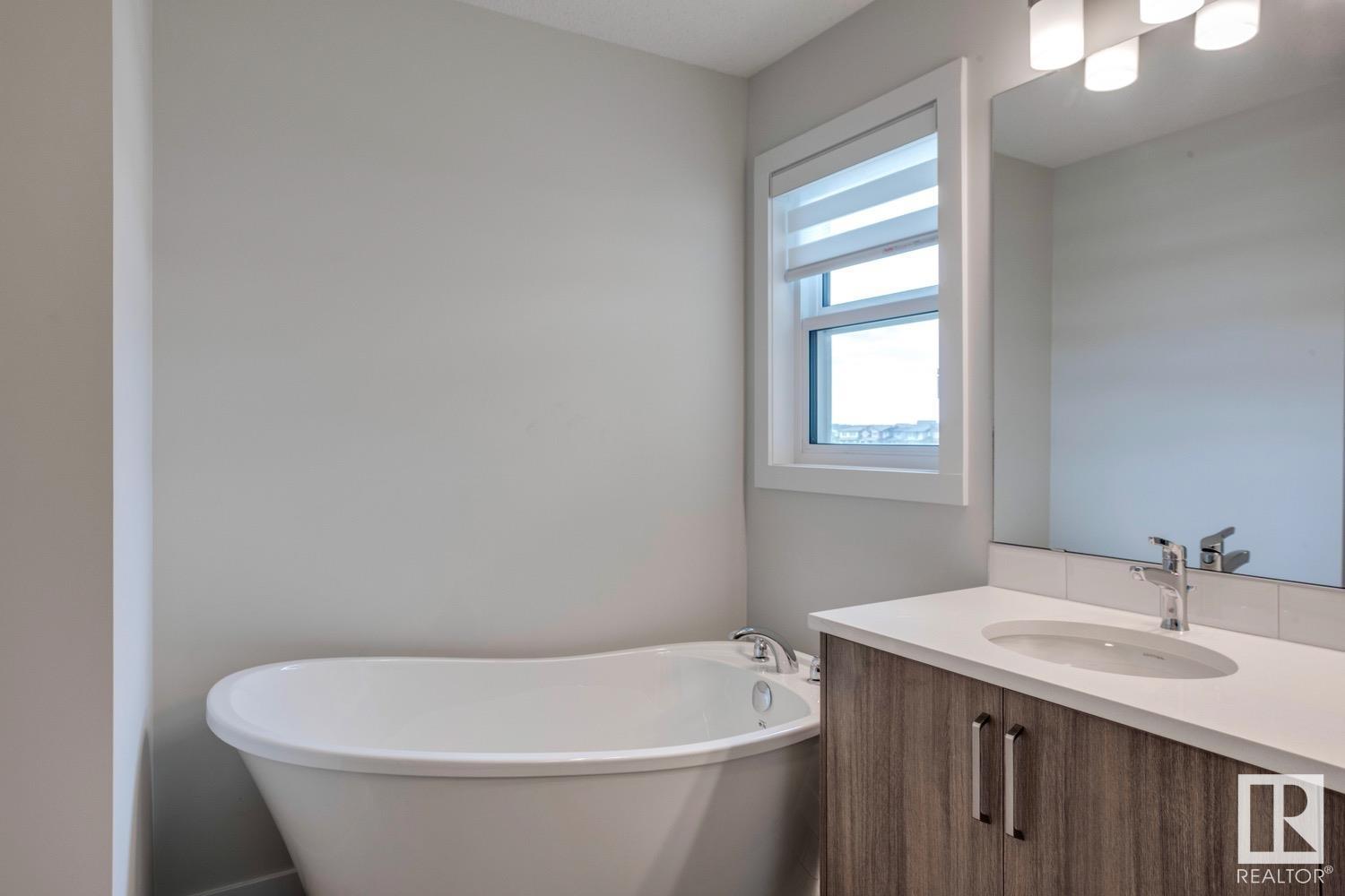 Photo 3 of 2827 191 St Nw, Edmonton AB
