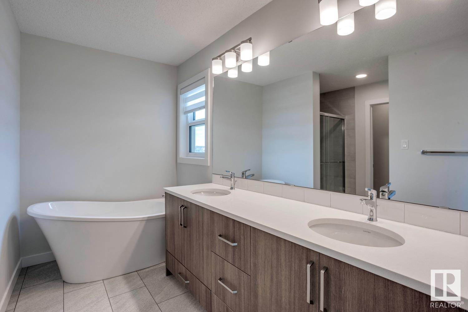 Photo 4 of 2827 191 St Nw, Edmonton AB