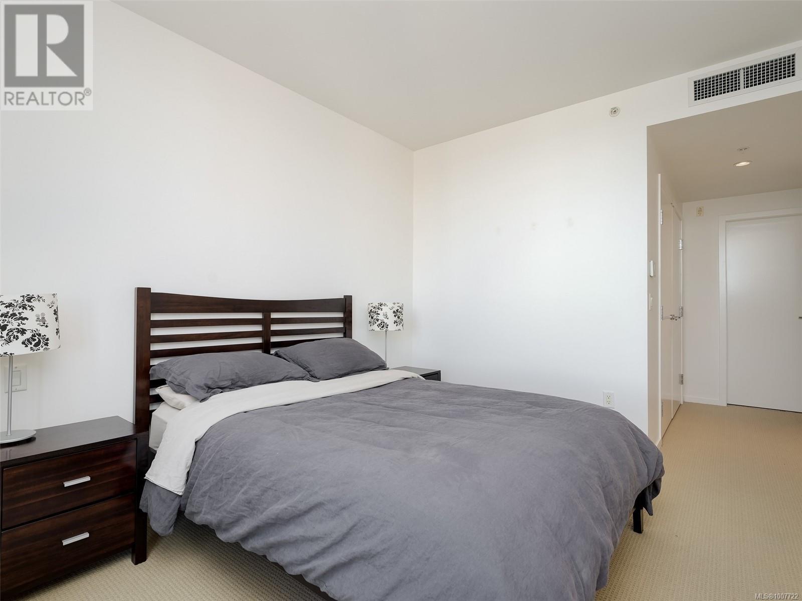 206 100 SAGHALIE Rd, Victoria