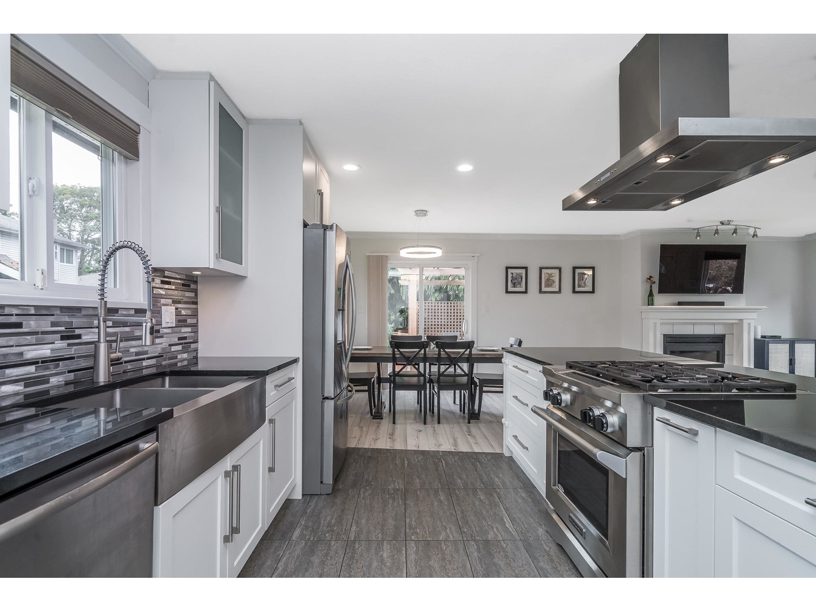 Photo 14 of 18096 61 Avenue, Surrey BC
