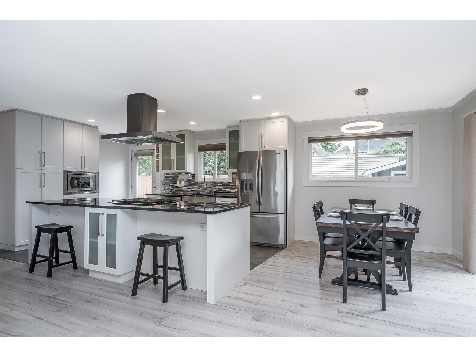 Photo 11 of 18096 61 Avenue, Surrey BC