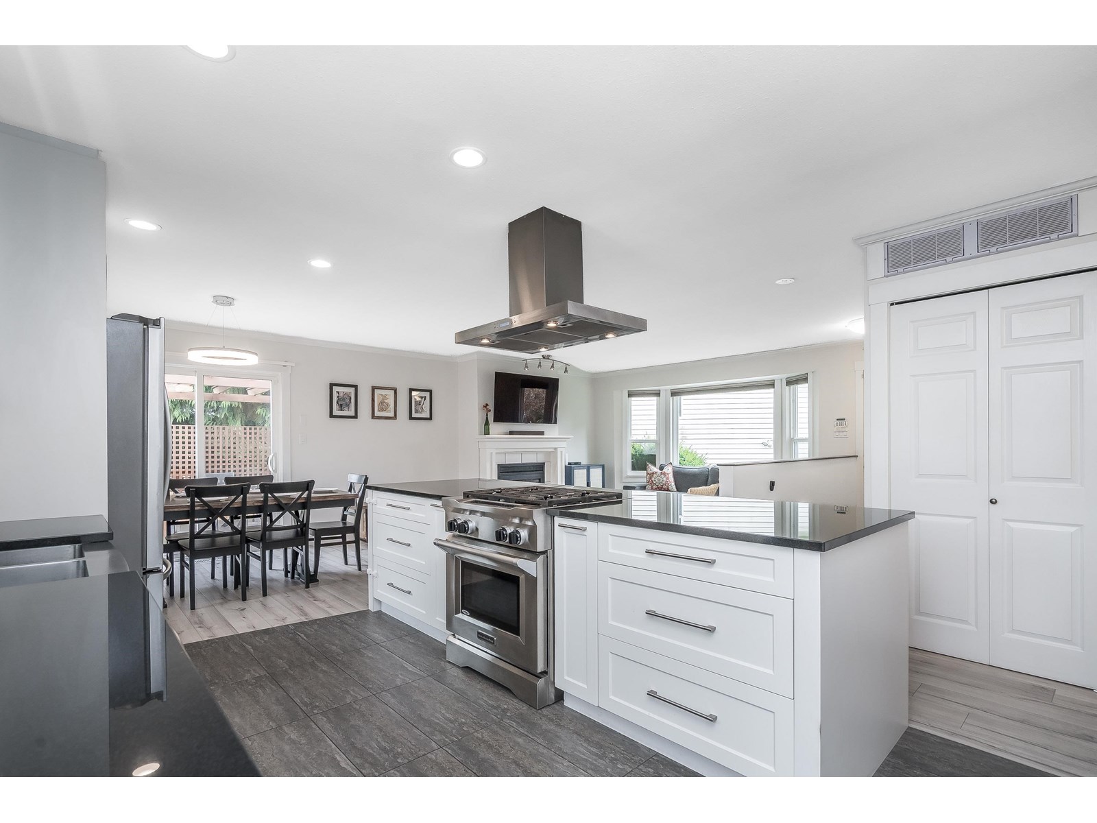 Photo 15 of 18096 61 Avenue, Surrey BC