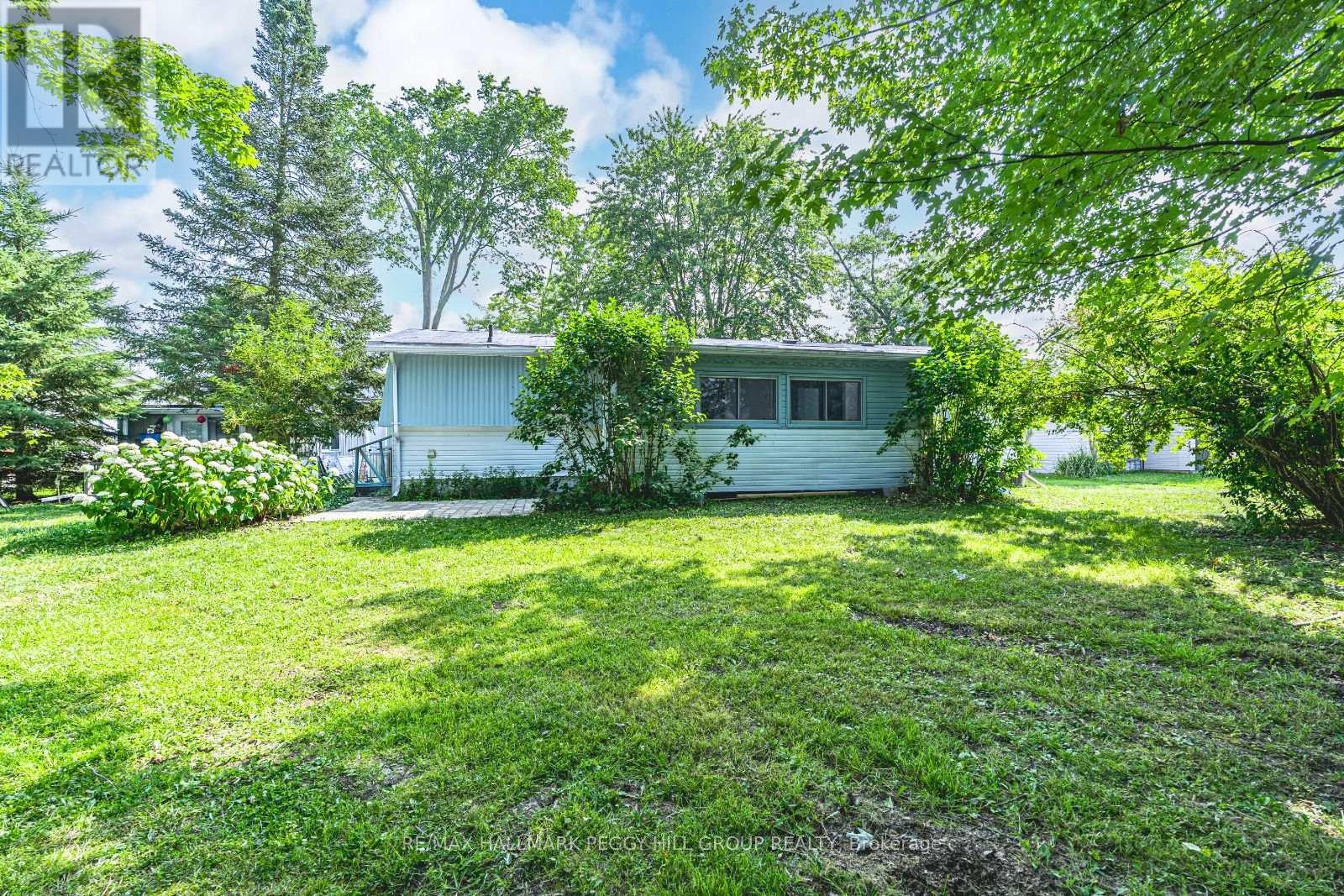 Photo 13 of 85 Hawthorne Drive, Innisfil ON