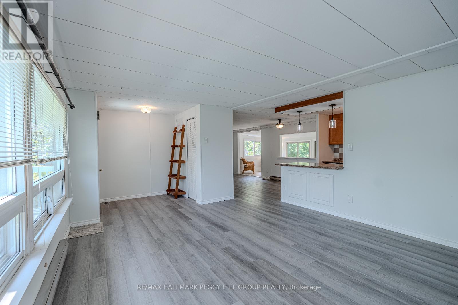Photo 15 of 85 Hawthorne Drive, Innisfil ON