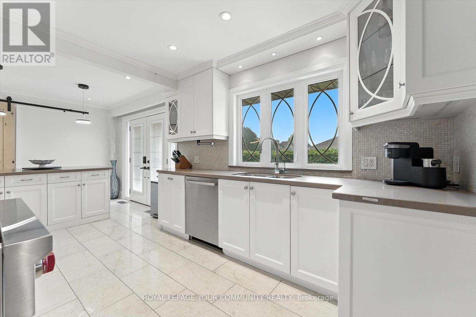 Photo 30 of 165 Clearview Heights, King ON