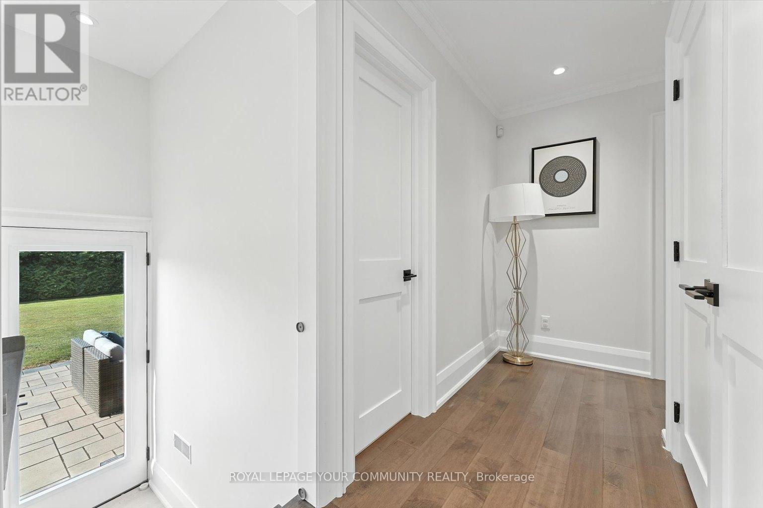 Photo 14 of 165 Clearview Heights, King ON