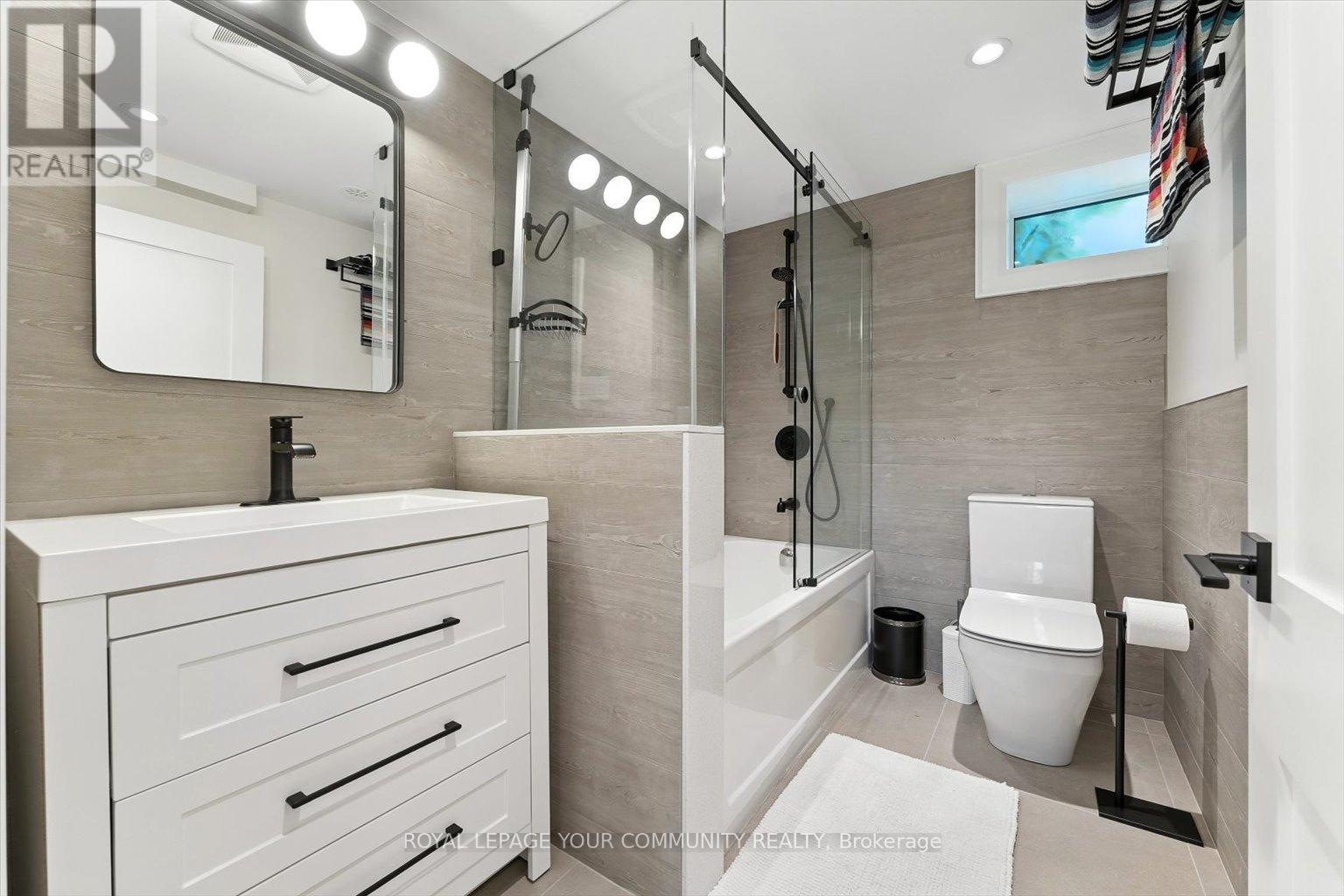 Photo 38 of 165 Clearview Heights, King ON
