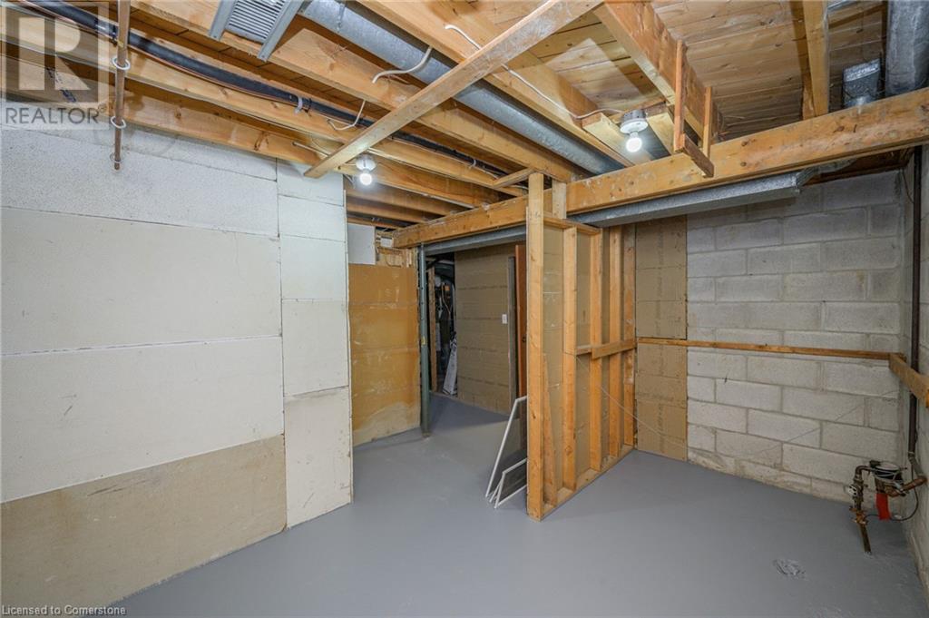 Photo 31 of 105 Lavina Crescent, Hamilton ON