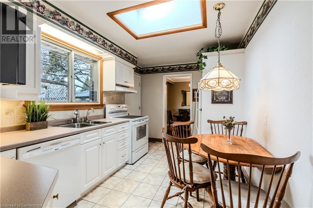 Photo 17 of 4411 Longmoor Drive, Burlington ON