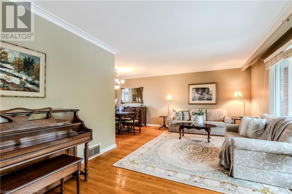 Photo 11 of 4411 Longmoor Drive, Burlington ON