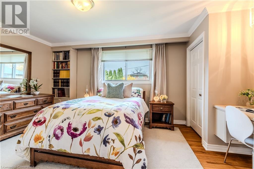 Photo 2 of 4411 Longmoor Drive, Burlington ON