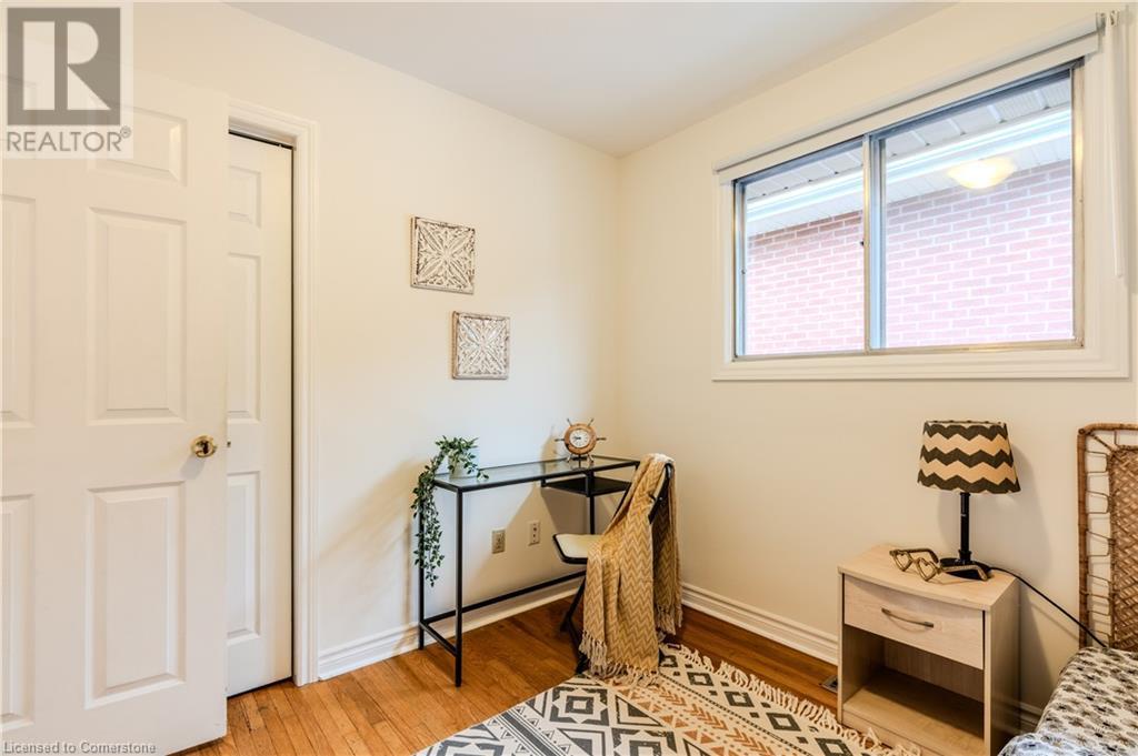 Photo 21 of 4411 Longmoor Drive, Burlington ON