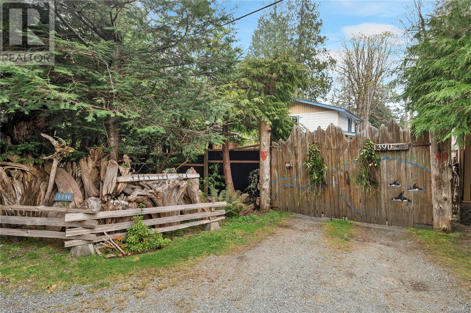 1390 Hooley Rd, Quadra Island